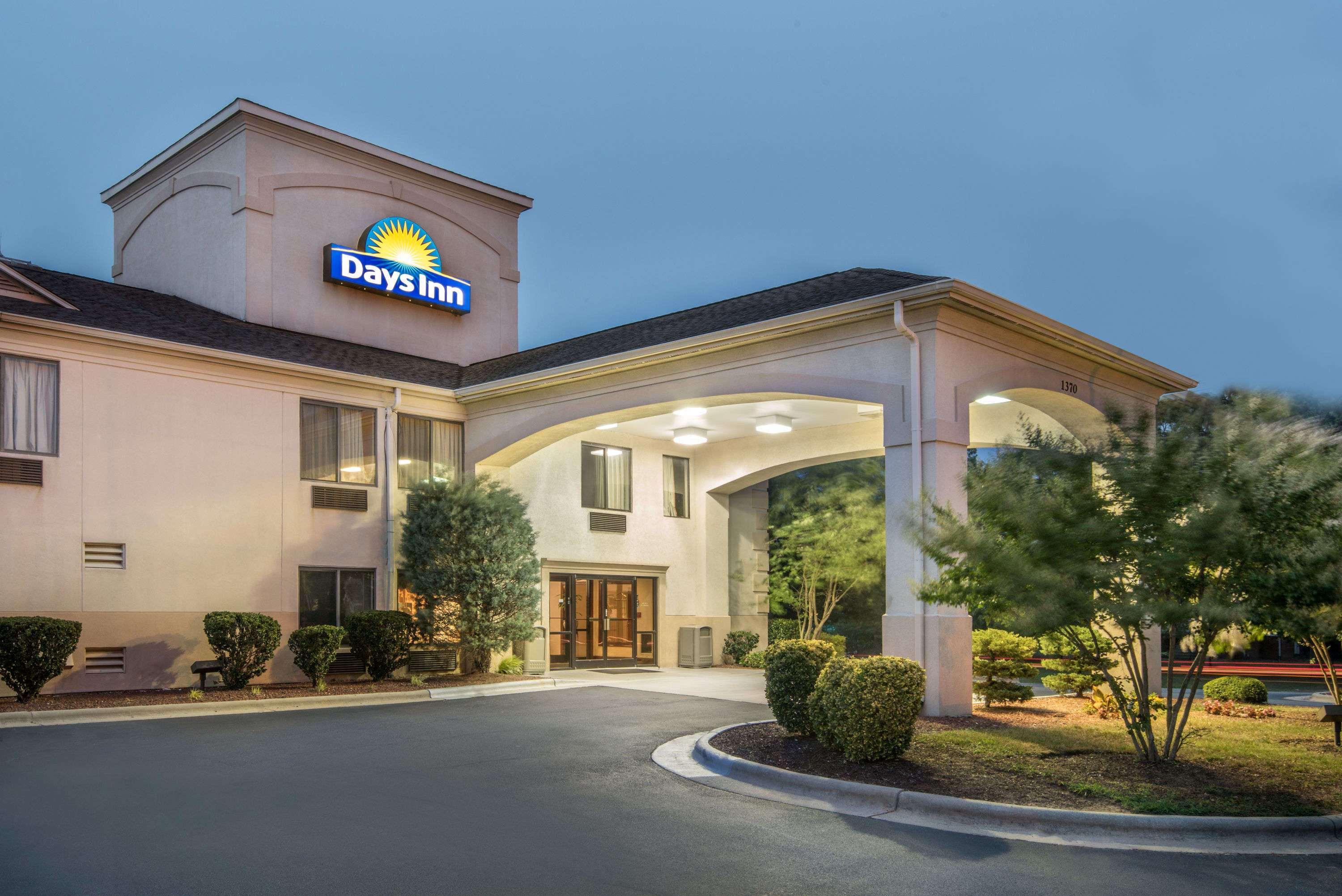 Days Inn By Wyndham Burlington East Haw River Buitenkant foto