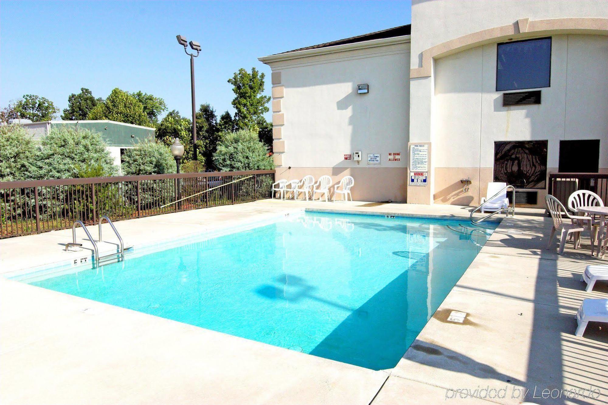 Days Inn By Wyndham Burlington East Haw River Faciliteiten foto